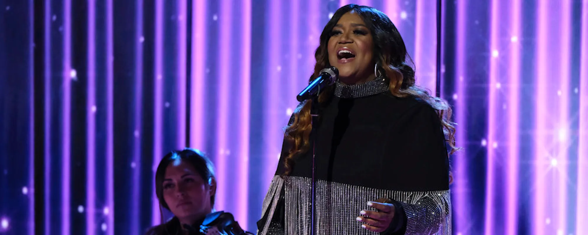 Wendy Moten Gives Her ‘Finale’ Bow on ‘The Voice’ with “Over the Rainbow”