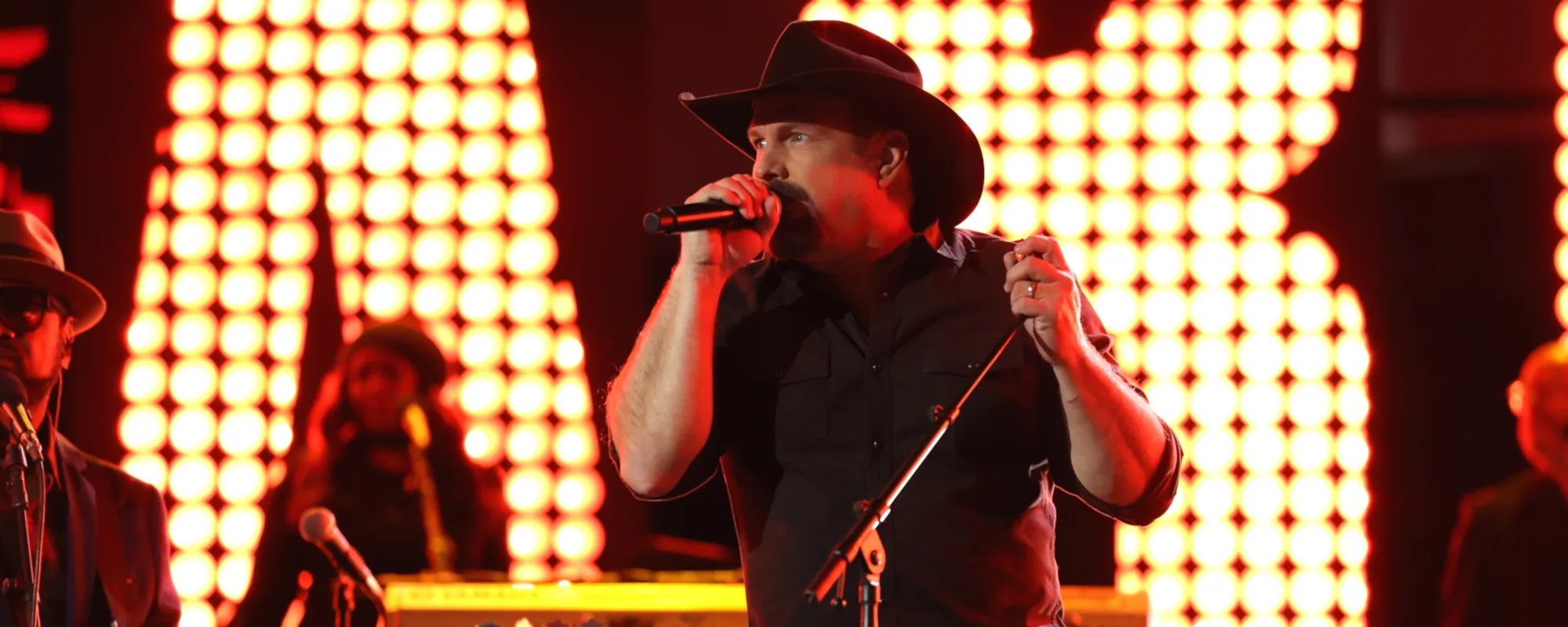 Garth Brooks Launches New Network of Radio Stations