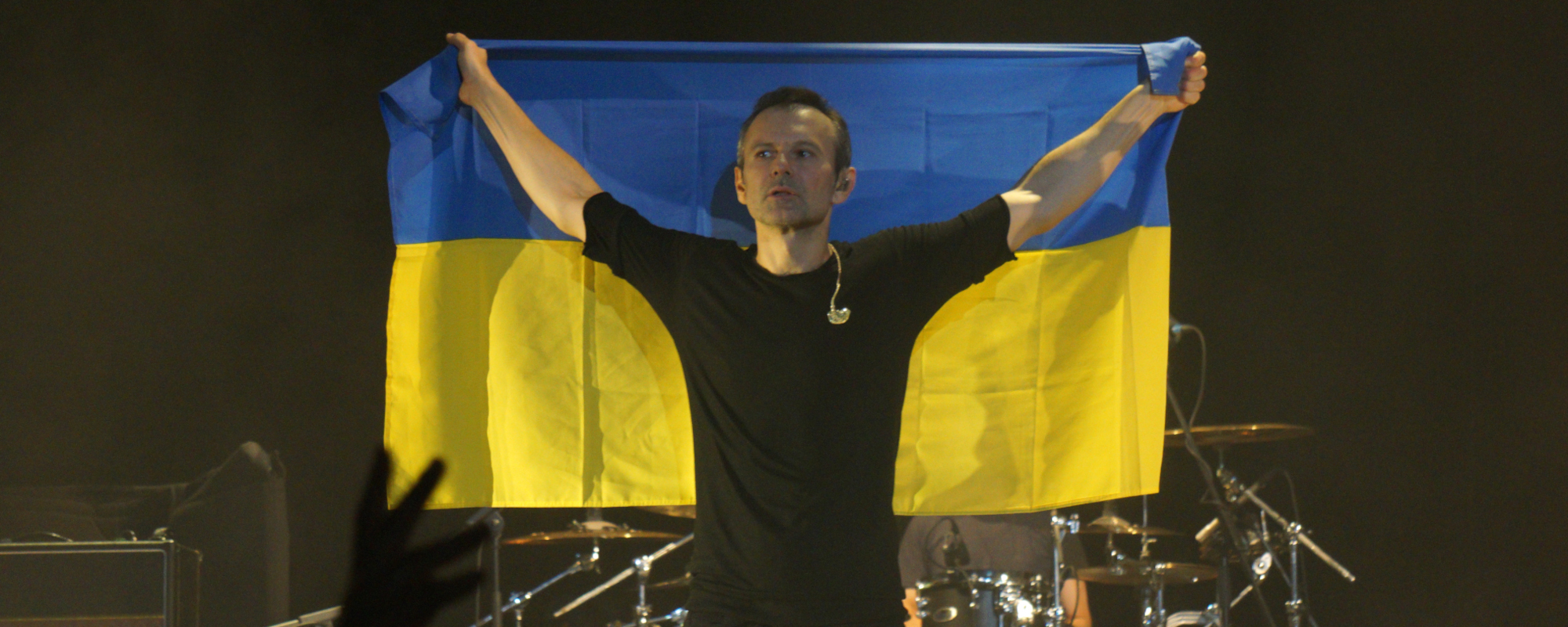 From Rockstar to Lieutenant in Ukraine’s Army: Svyatoslav Vakarchuk Asks for Help in the Fight Against Russian Invasion