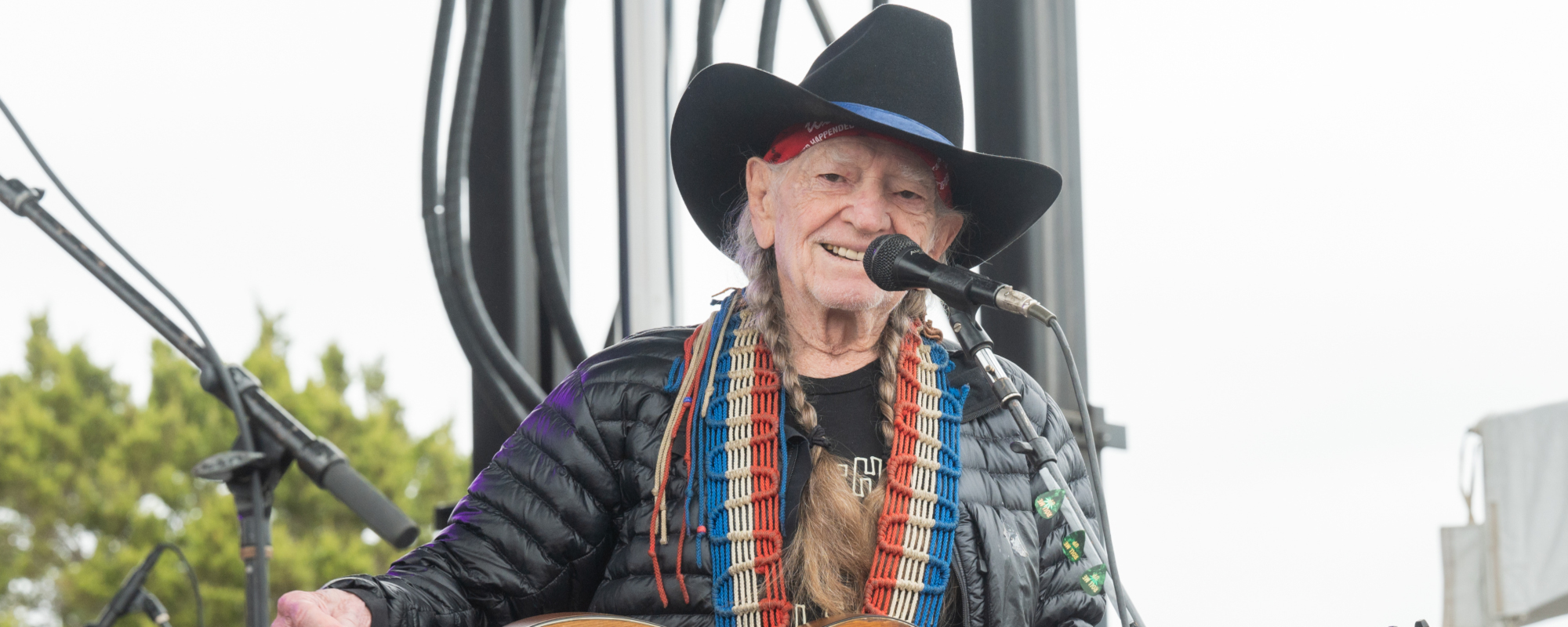 Review: Willie Nelson Revels in Classic Context