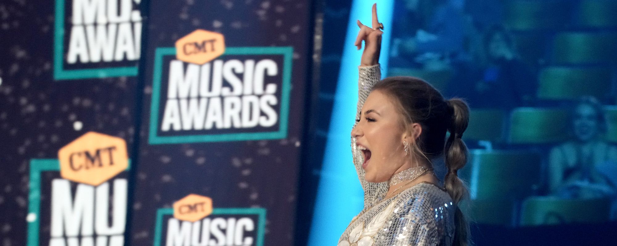 Maddie & Tae Win Duo Video of the Year at 2022 CMT Music Awards