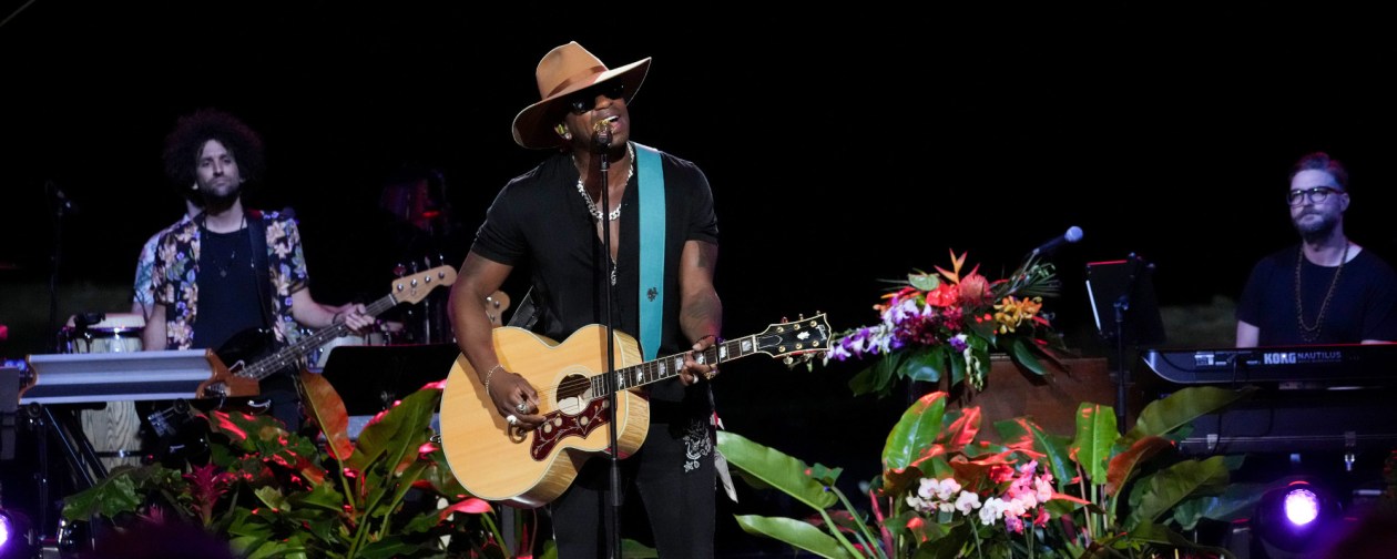 Songwriter U Seamus Heaney on the Wisdom of Wooden Spoons American