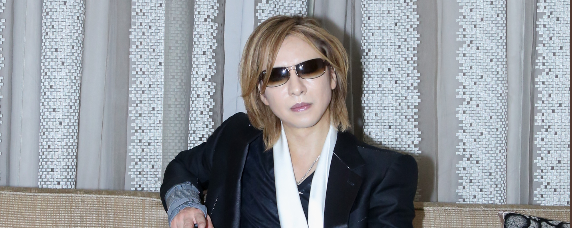 Yoshiki to Leave Handprints at Chinese Theatre