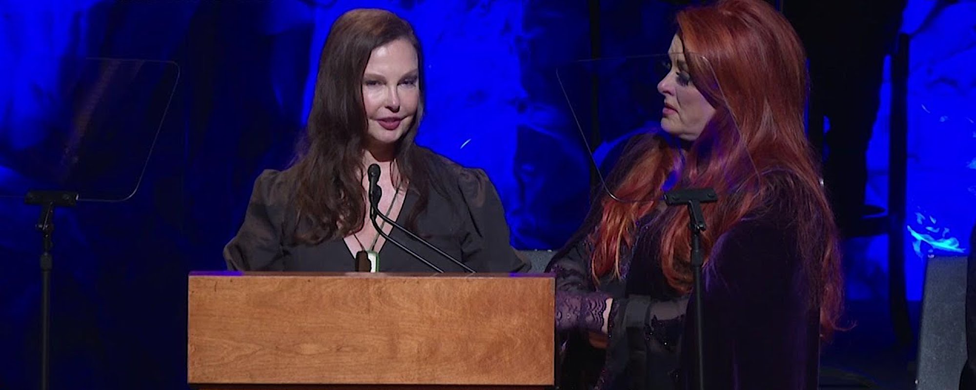 Wynonna and Ashley Judd Accept Country Music Hall of Fame Induction for The Judds During Emotional Tribute