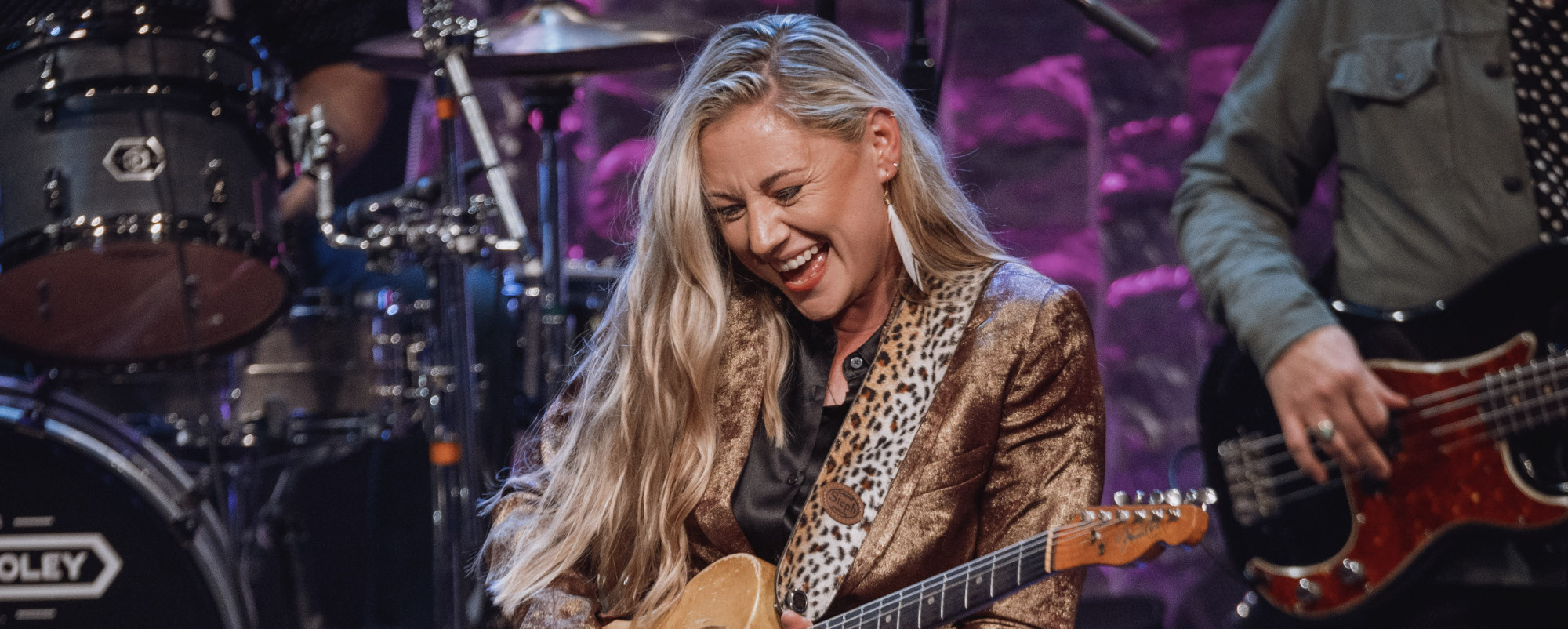 Review: Blues Rocking Guitarist Joanne Shaw Taylor Gets Help From Joe Bonamassa & Others on ‘Blues From The Heart Live’