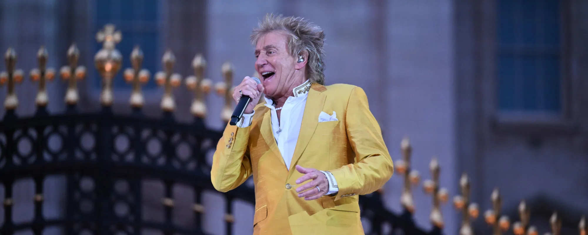 Watch: Rod Stewart Performs “Baby Jane” and “Sweet Caroline” at Queen’s Jubilee