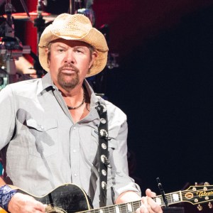 Toby Keith Updates His Health In Battle With Stomach Cancer – Deadline