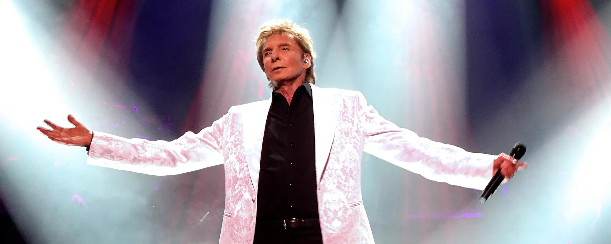 Barry Manilow to Award a Music Teacher in Each City of His 2022 Arena