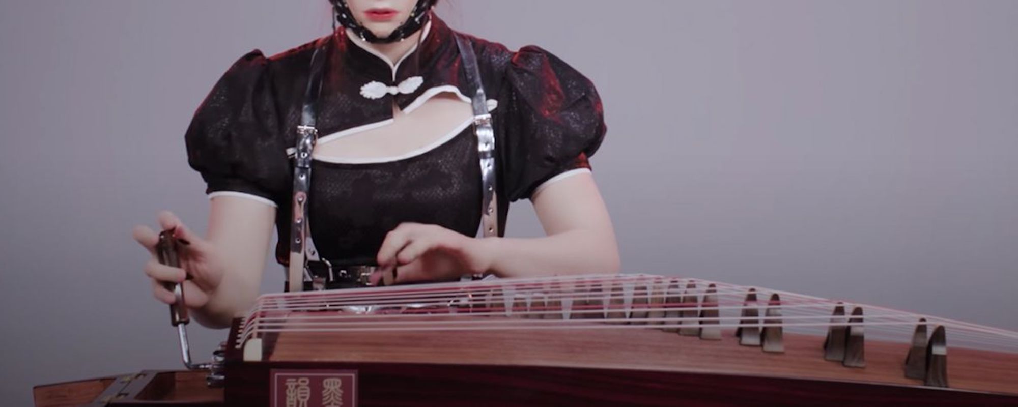 AC/DC’s “Thunderstruck” Played on Ancient Chinese Instrument, the Guzheng