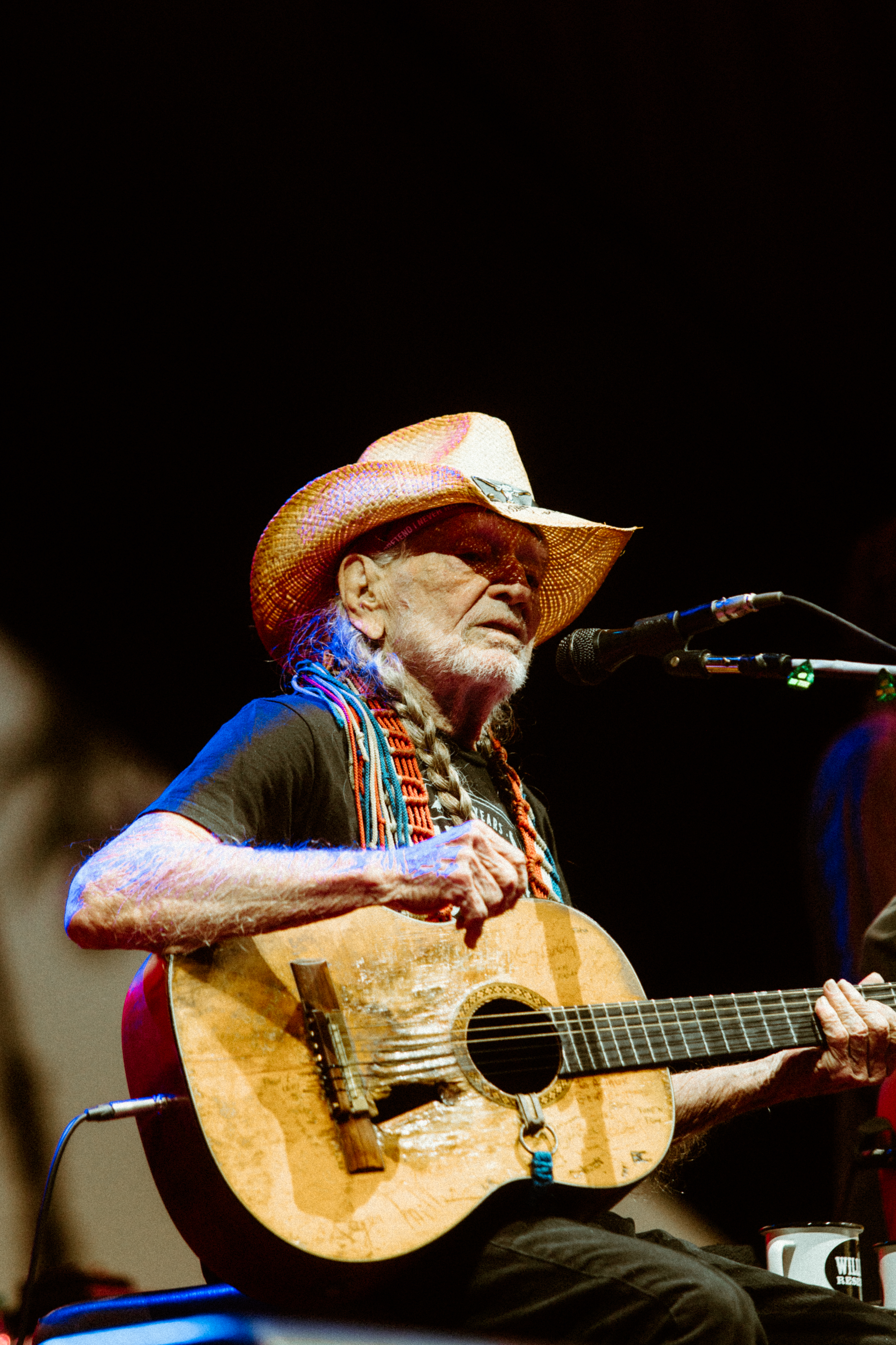 Willie Nelson Shares Heartfelt Message with Uvalde School Shooting Victims’ Parents: “It’s Something You Will Get Through”