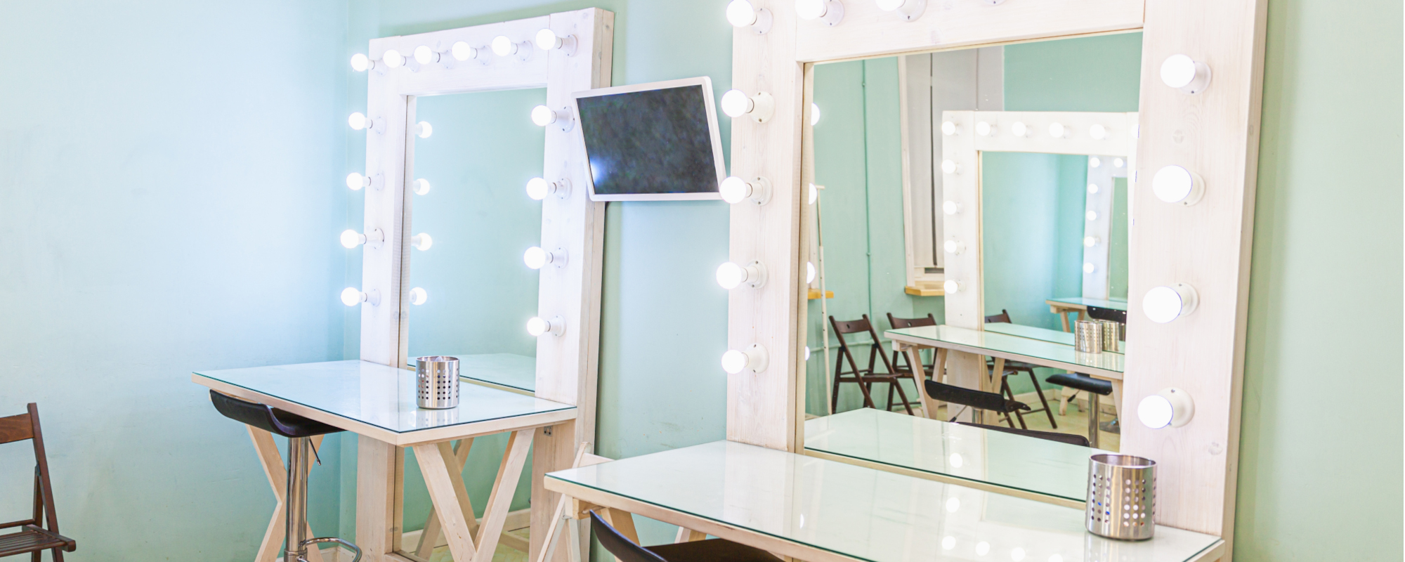 Behind the History and Meaning of the Term The Green Room Behind the History and Meaning of the Term The Green Room