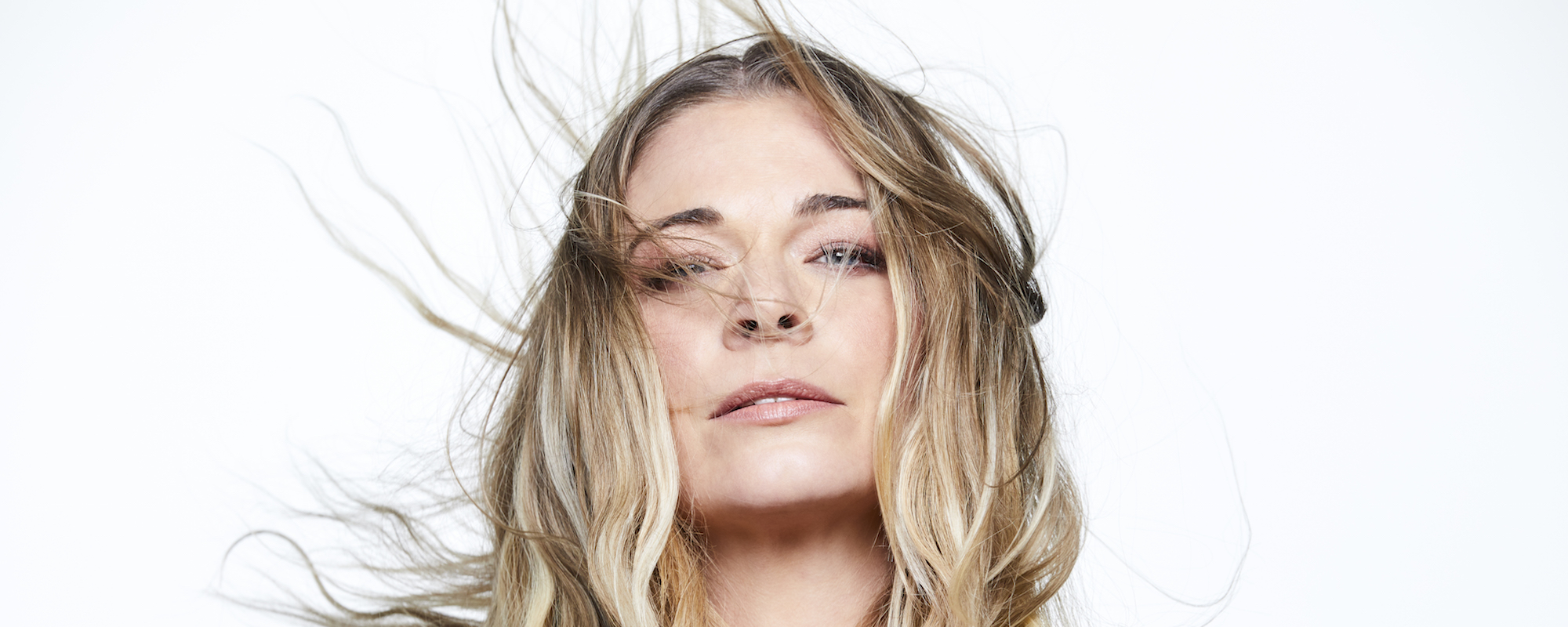 LeAnn Rimes Releases Gripping New Music Video for ‘spaceship’