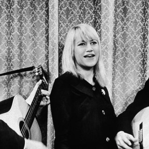 Peter, Paul and Mary sing and perform "Puff The Magic Dragon" together.