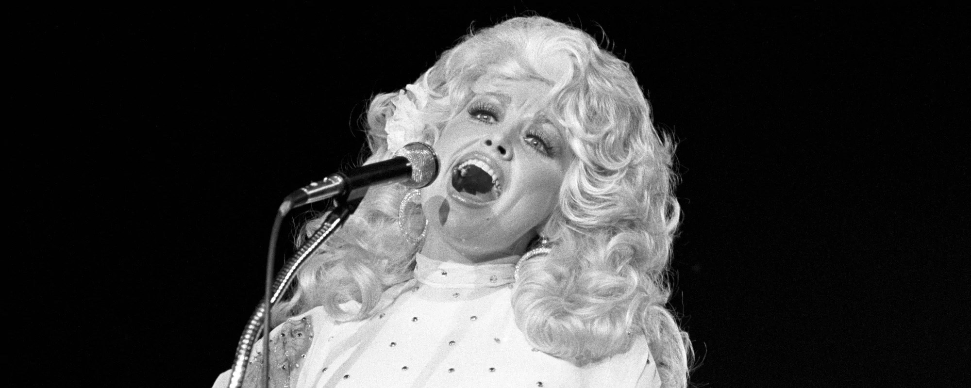 Parton Meaning Behind the Meaning of “Coat of Many Colors” by Dolly Parton - American ...