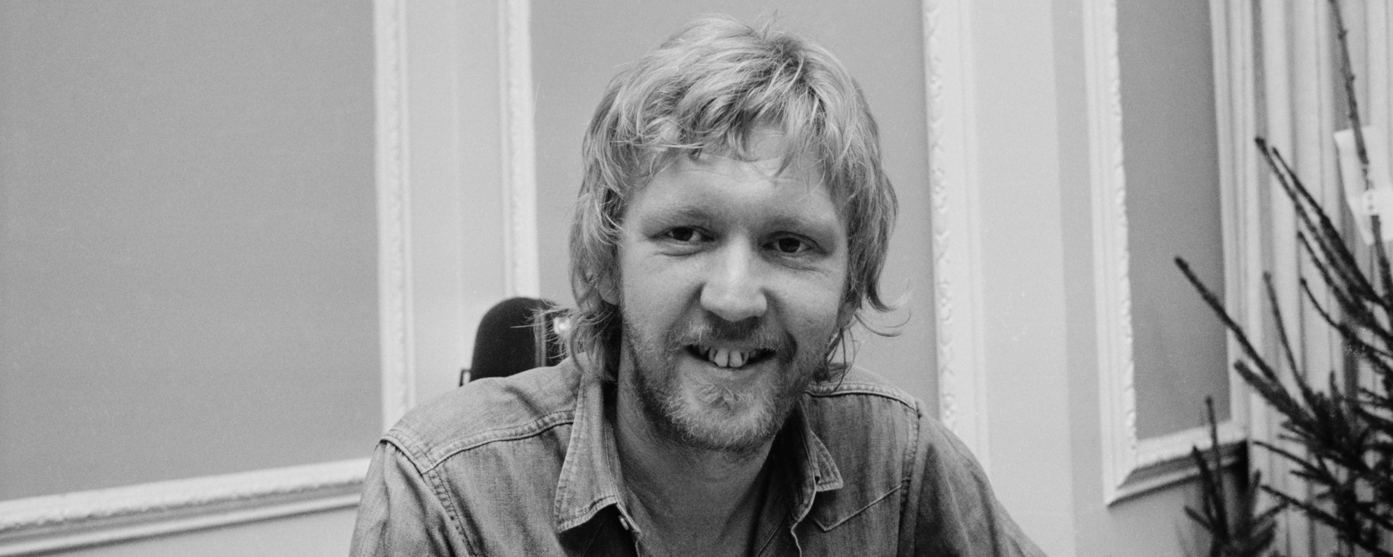 7 Songs You Didn’t Know Harry Nilsson Wrote for Other Artists