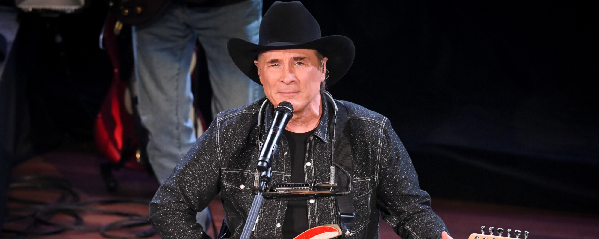 Clint Black’s Emotional Reaction to Receiving ACM Honors: “I Can’t Help but Take it to Heart”