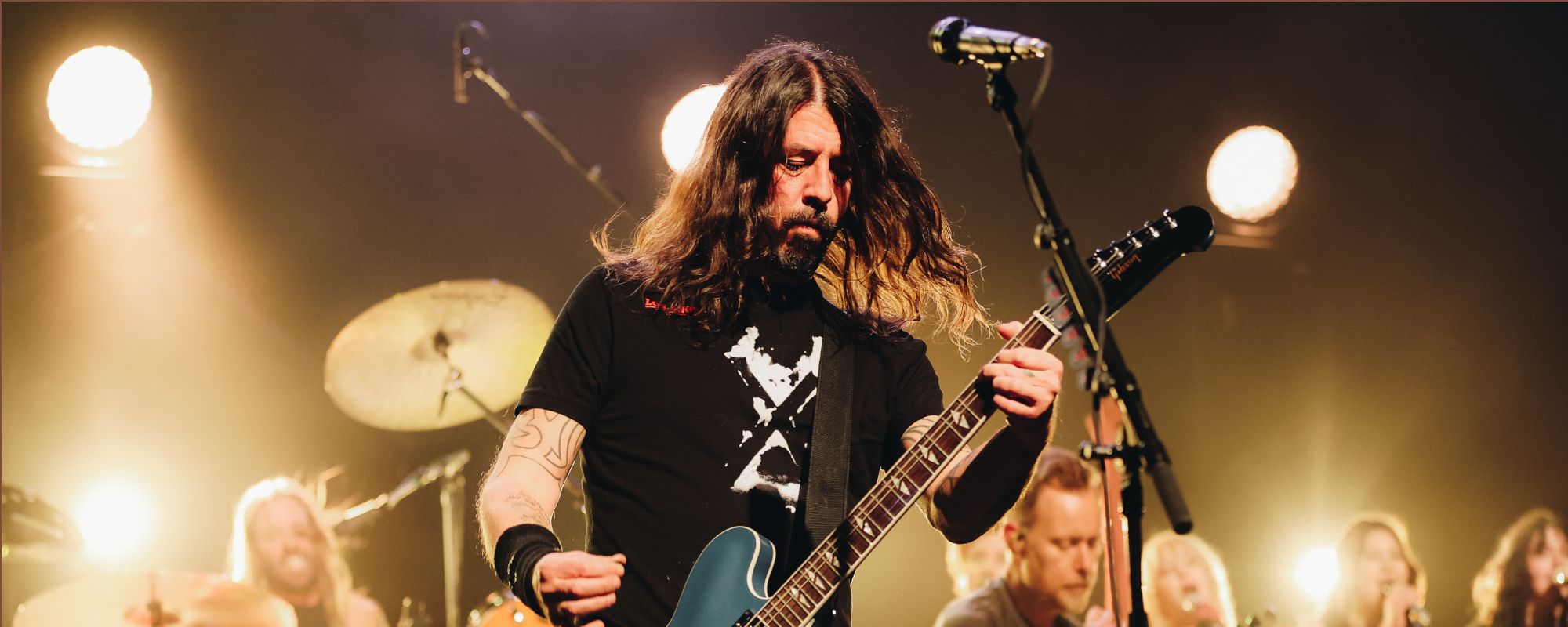 Shane Hawkins and Violet Grohl Join Foo Fighters Onstage