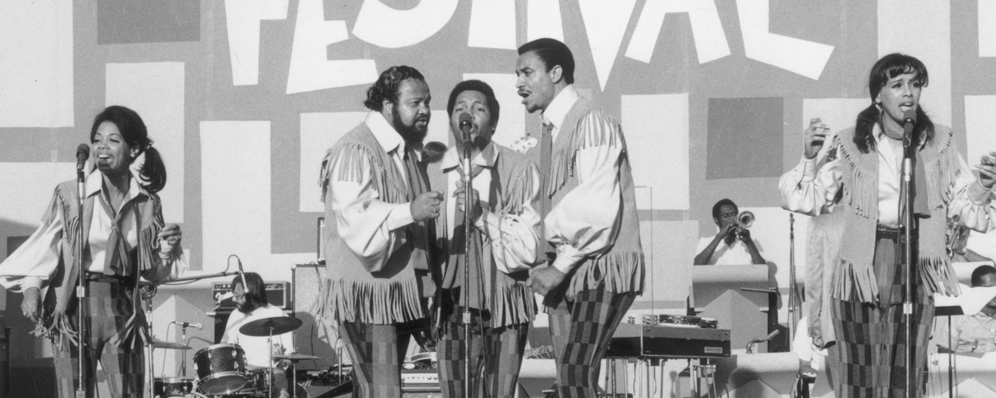 4 أغانٍ ناجحة من عام 1968 ربما لا تعرفها هي لكتاب أغاني عظماء