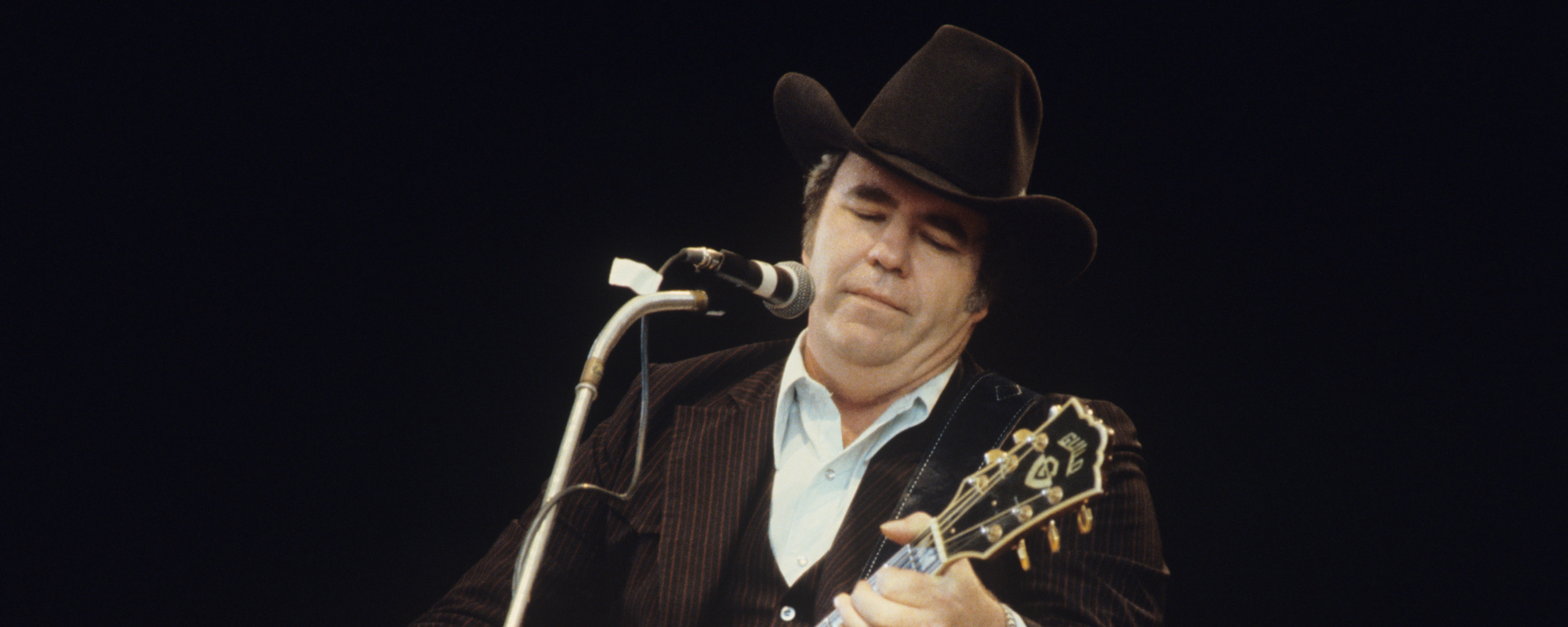 7 Songs You Didn’t Know Hoyt Axton Wrote for Other Artists