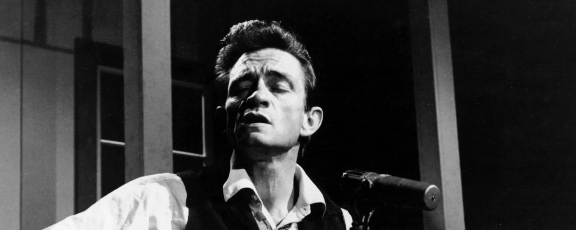 On this Day in Music History: Johnny Cash Plays His Final Performance