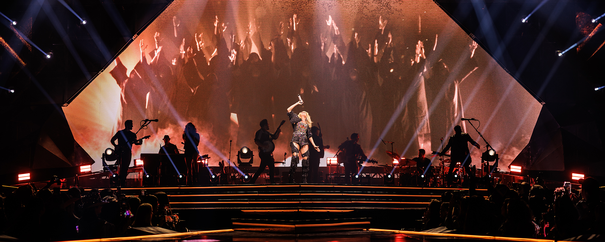 Carrie Underwood’s Chill-Inducing Voice on Full Display at Nashville’s Bridgestone Arena