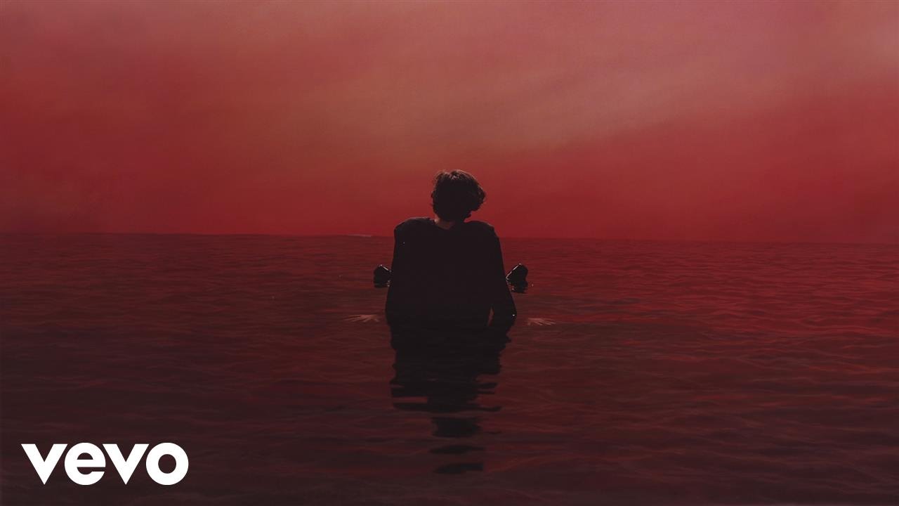 the-somber-meaning-behind-sign-of-the-times-by-harry-styles-100-9