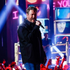 Blake Shelton Turns 'CMT Music Awards' Into Full-On Honky Tonk