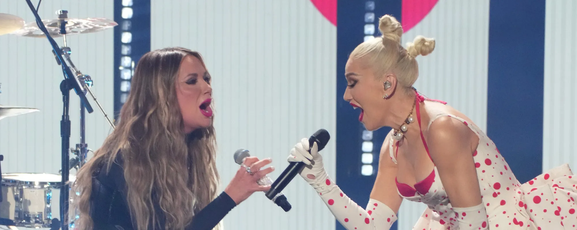 Gwen Stefani Brings No Doubt’s “Just A Girl” to CMT Awards