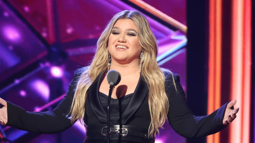 Kelly Clarkson | Latest News, Stories, and Commentary