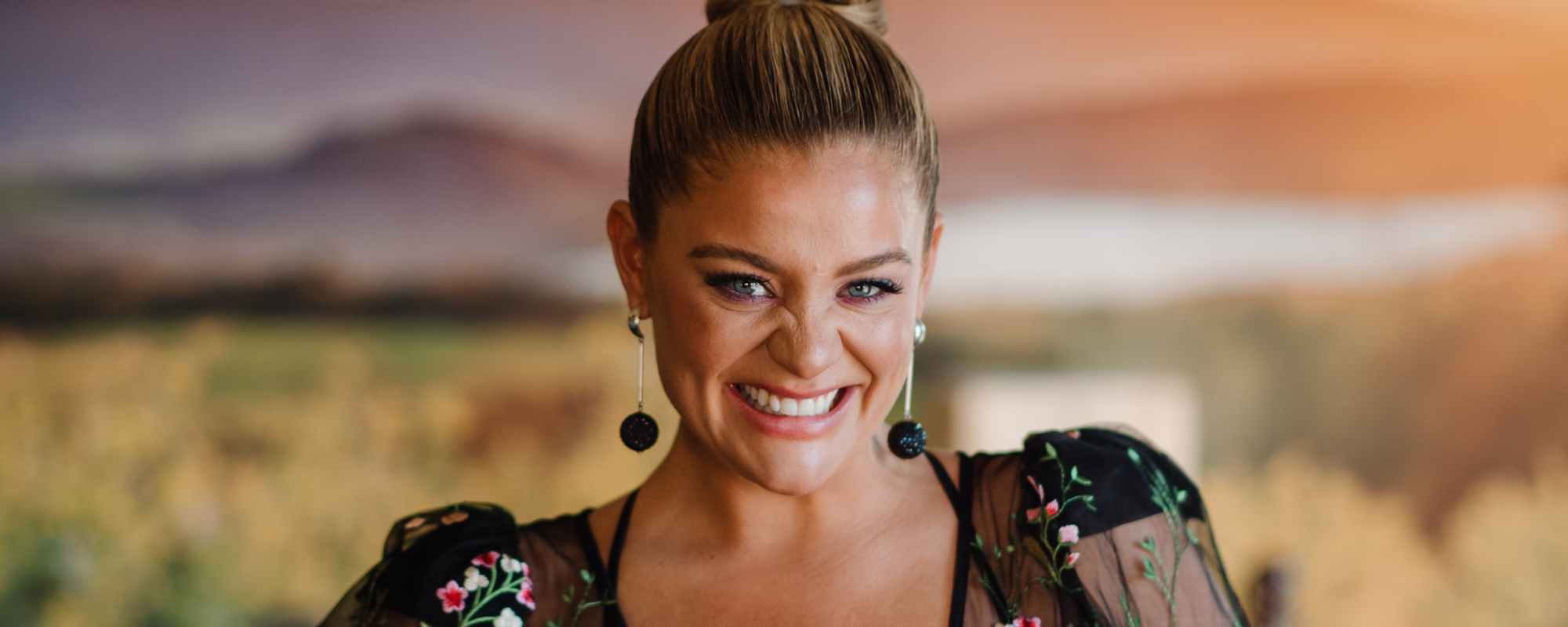 Lauren Alaina Talks New Music at Live In The Vineyard Goes Country: “It Represents Me As a Woman”