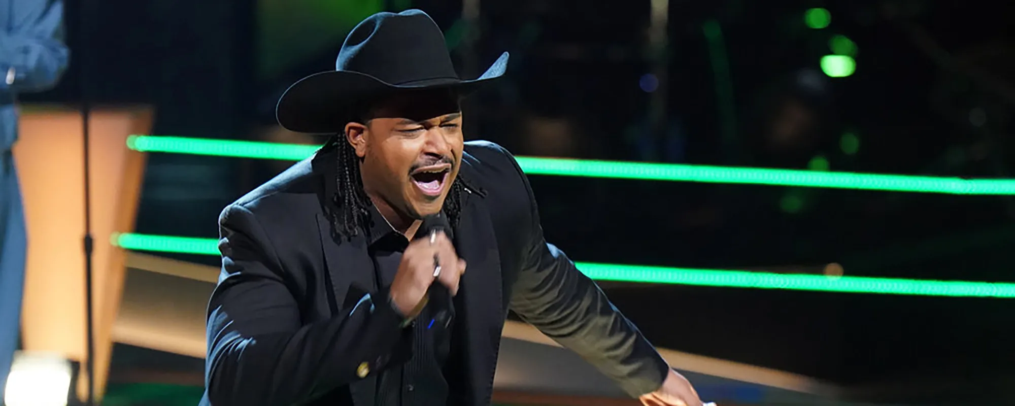 Q&A With NOIVAS: How Taking a Chance Led to ‘The Voice’