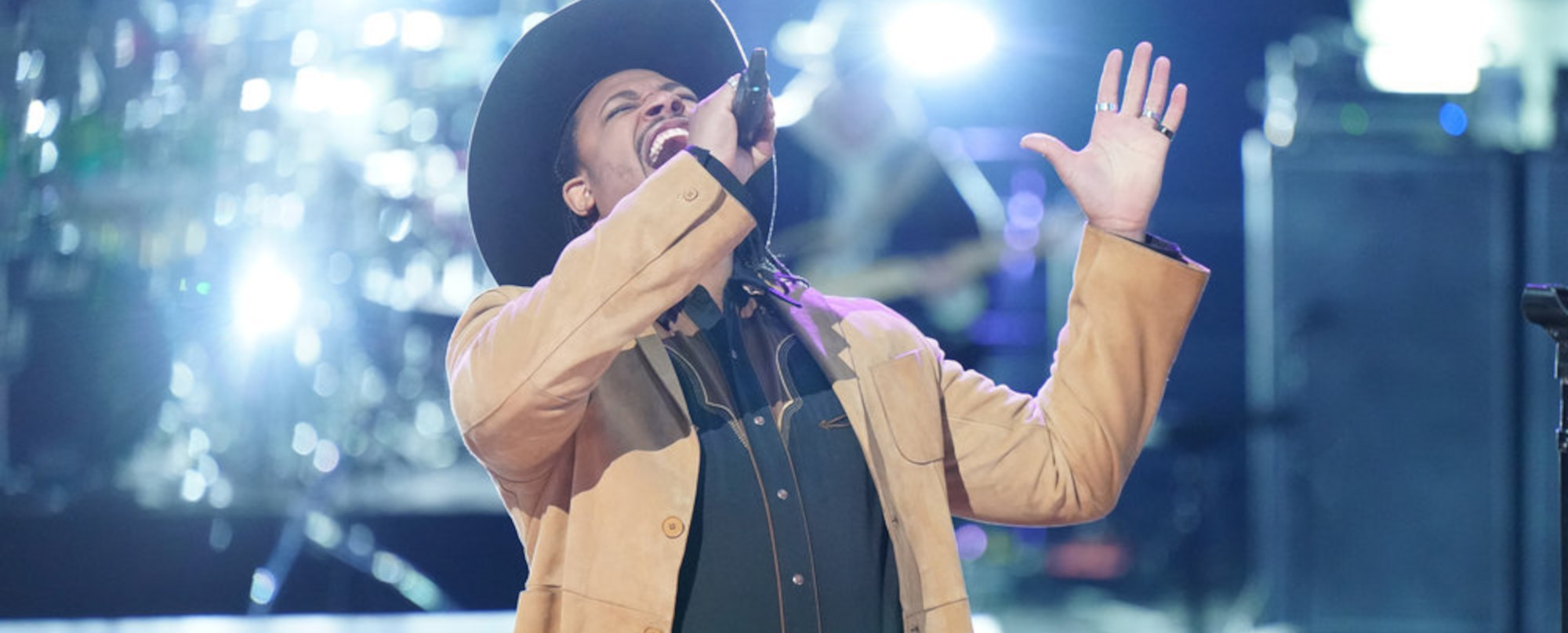 NOIVAS Wows Coaches on ‘The Voice’ and Coach Niall Horan Makes a Steal