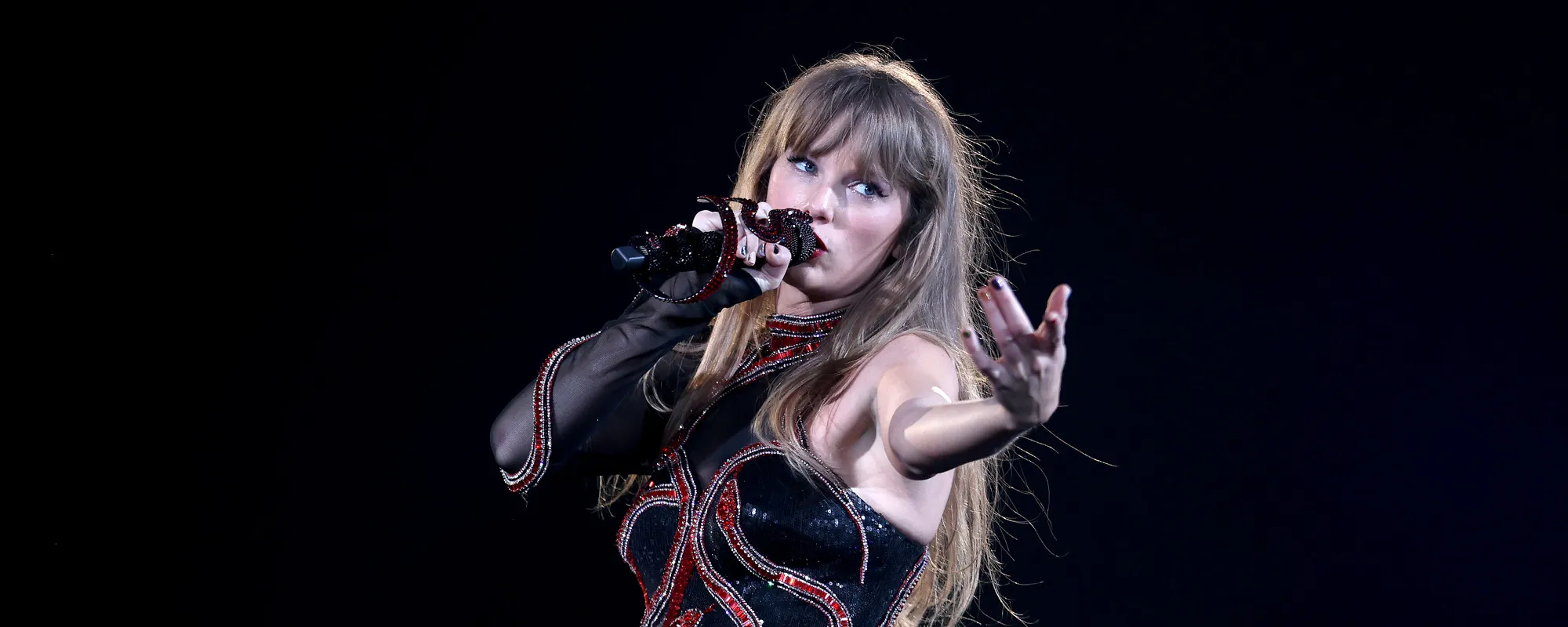Taylor Swift Debuts “The 1” at Eras Tour Stop in Arlington