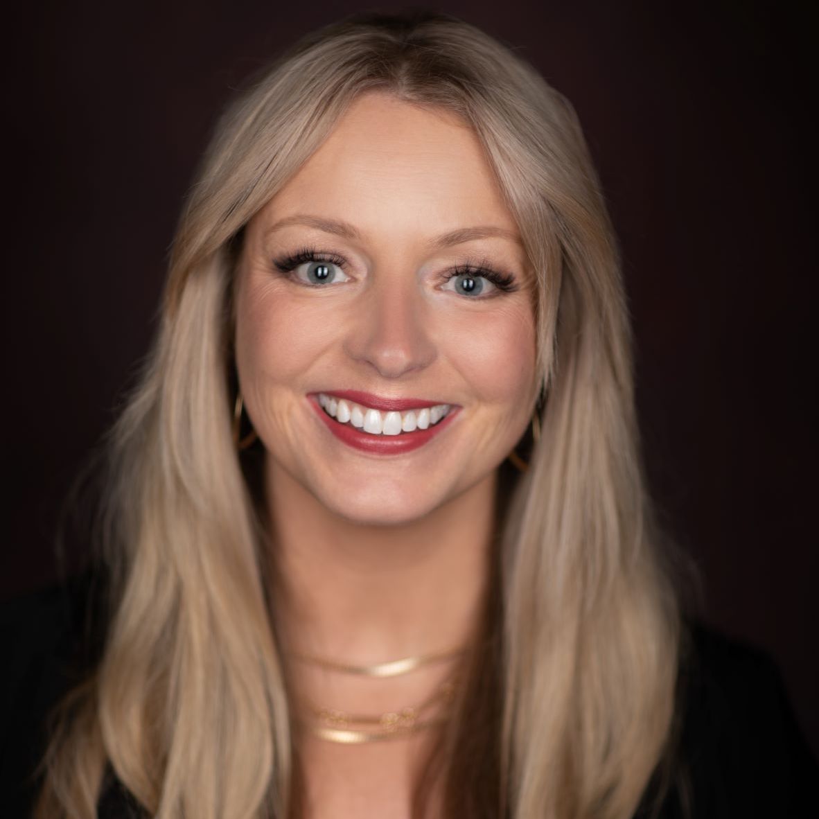 Stephanie Davenport (A&R, Warner Music Group): Stephanie Davenport is Senior Director of A&R at Warner Music Nashville. She scouts talent and solicits songs for artists such as Blake Shelton, Cole Swindell, Cody Johnson, Gabby Barrett, Michael Ray, and Kenny Chesney.