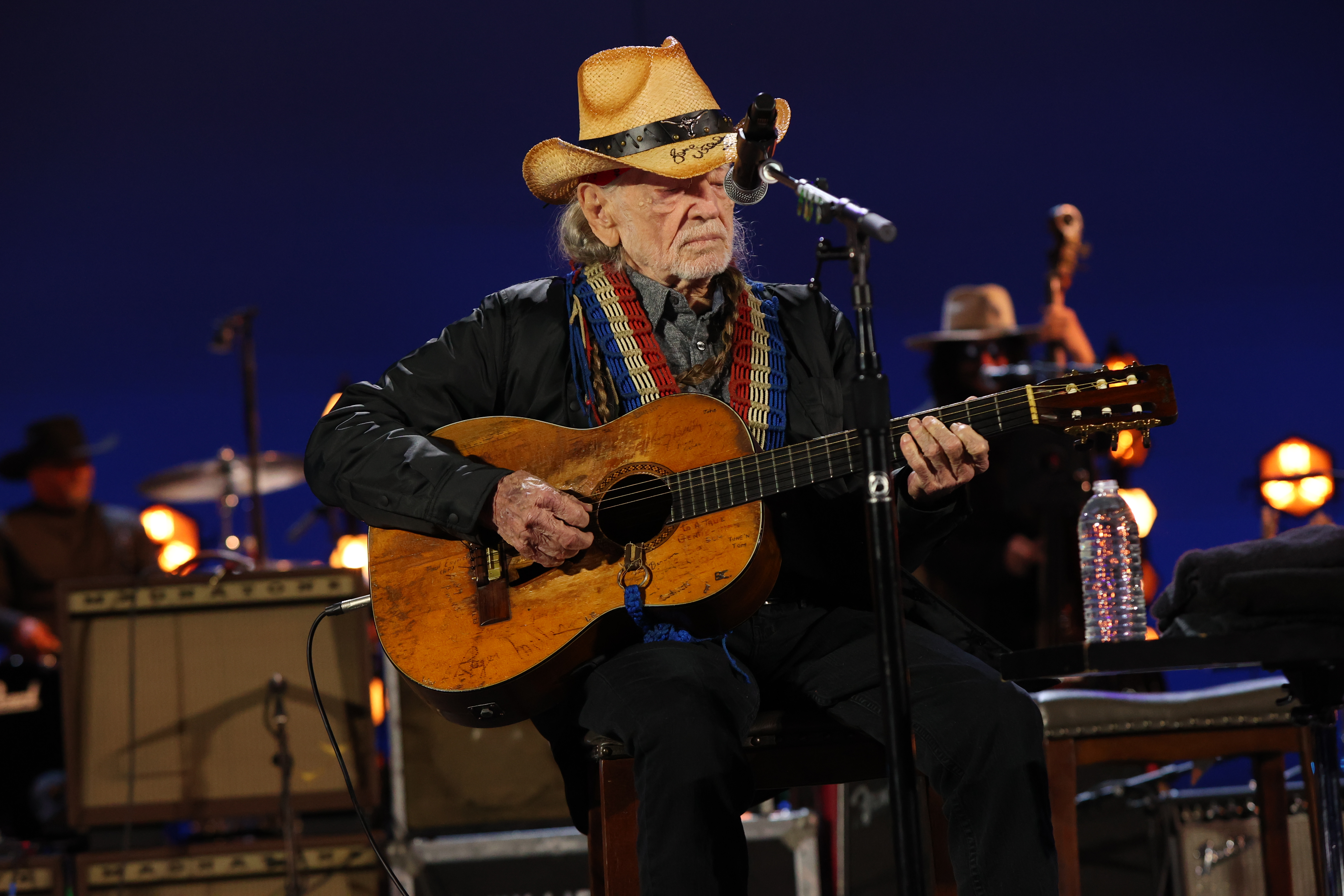 Willie Nelson Set to Release "Energy Follows Thought," a Book Inspired by His Biggest Hits - Vimarsana News