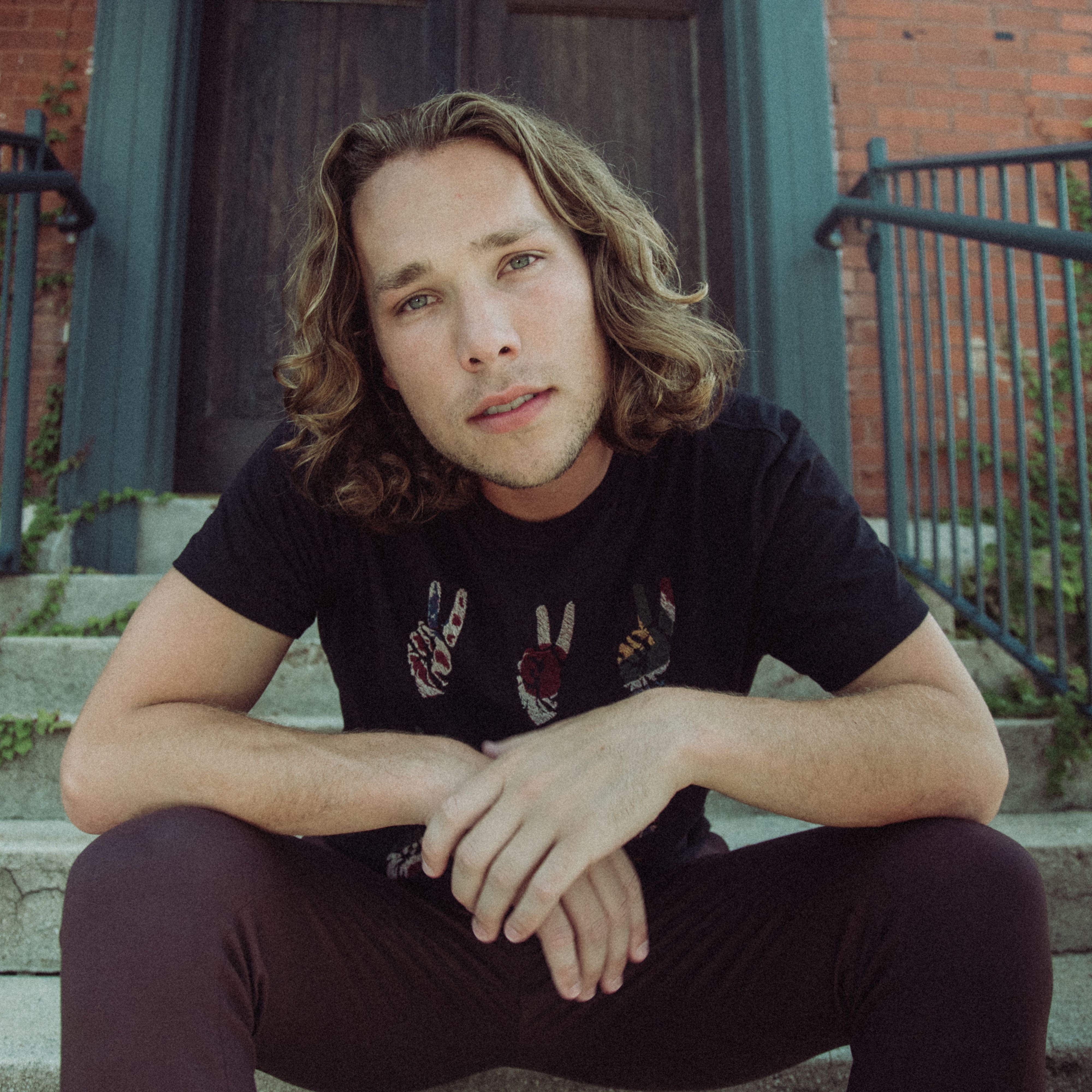 Brandon Ratcliff (Artist/Songwriter):Signed to Monument Records, Brandon Ratcliff burst onto the scene in 2019 with his debut single “Rules of Breaking Up.” Ever since, he has opened for Kelsea Ballerini, Brett Young, and Keith Urban, and topped Rolling Stone’s all-genre Breakthrough Artists chart.