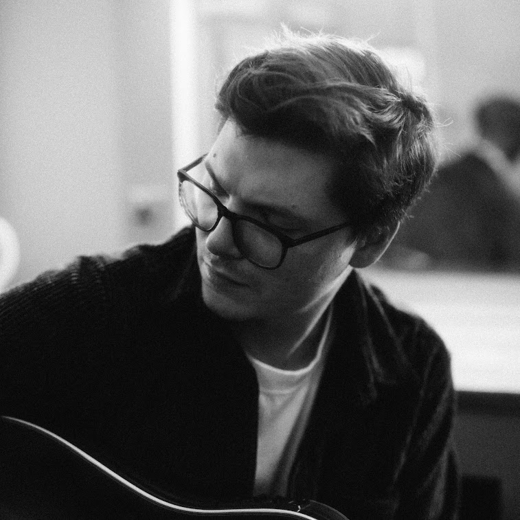Kevin Garrett (Artist/Songwriter):Kevin Garrett is a singer/songwriter from Pittsburgh who has released two EPs, a full-length album and was nominated for a GRAMMY® for his work on Beyoncé’s album, Lemonade. He has toured both as a headliner and as a supporting act for artists such as James Vincent McMorrow and Mumford & Sons.