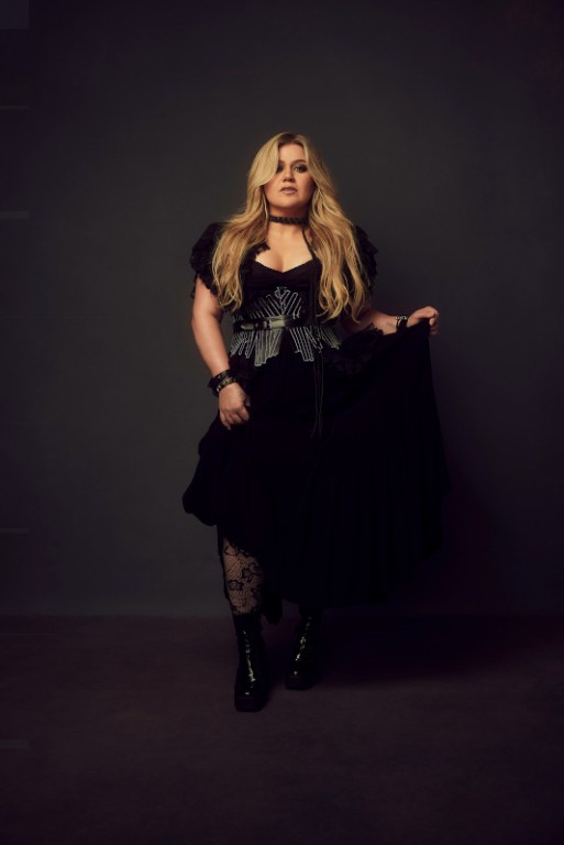 American Songwriter July/August Cover Story: Kelly Clarkson—Pieced Together