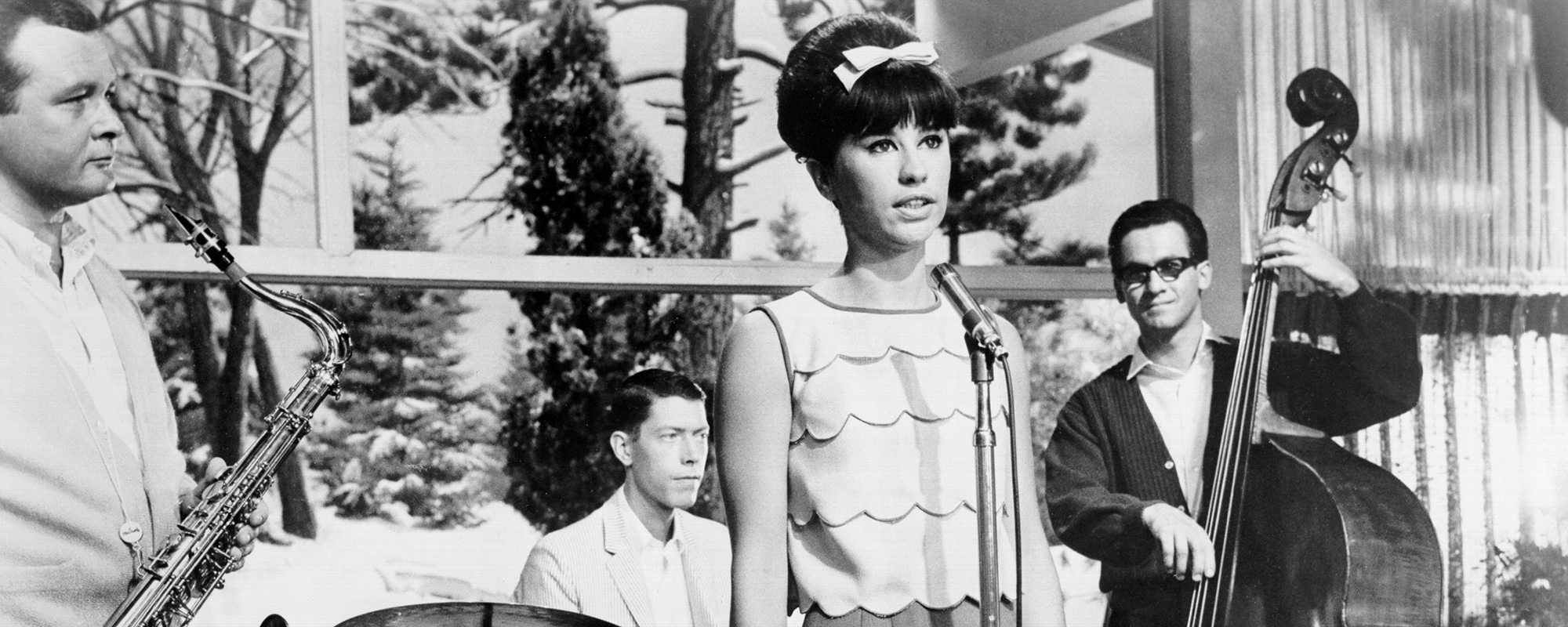 Astrud Gilberto, Singer of “The Girl from Ipanema” Dies at 83
