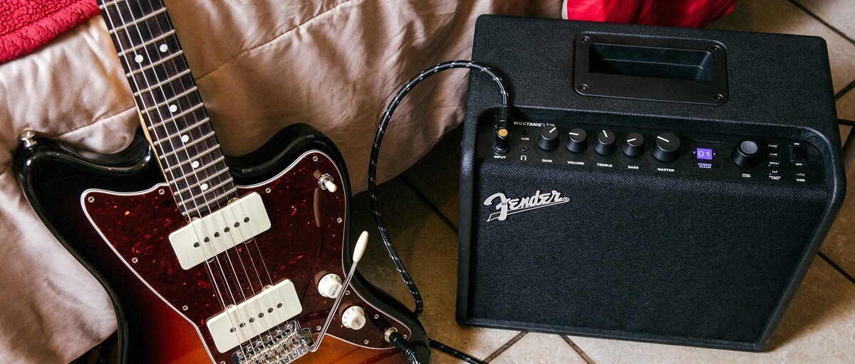 Fender Mustang LT25 Review - American Songwriter