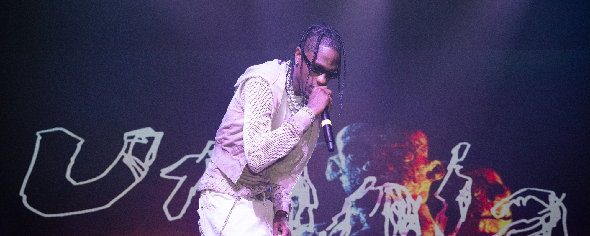 Travis Scott’s Monday: ‘UTOPIA’ Goes No. 1, Unites with Kanye West at Concert in Rome