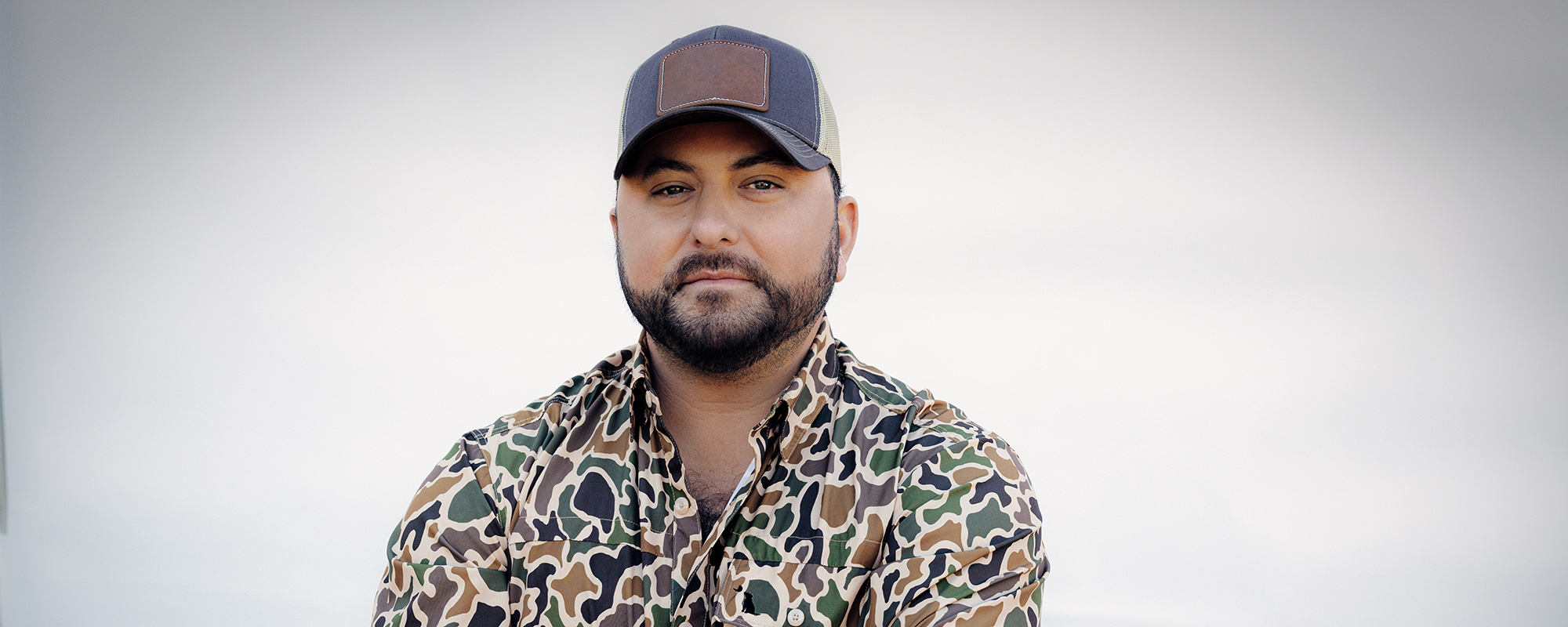Tyler Farr on His New EP, ‘Rednecks Like Me’: “I’m Proud As Hell About It”