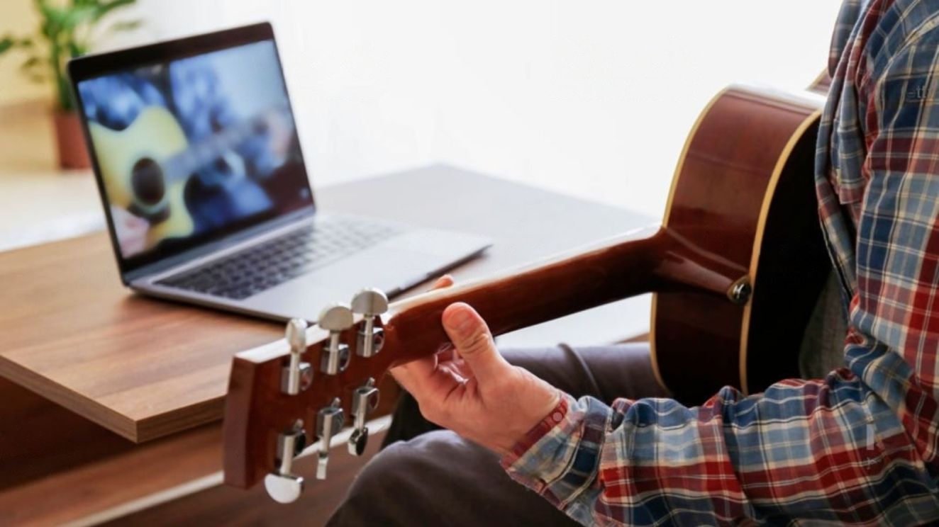 6 Best Online Guitar Lessons of 2023 100.9 The Grade Classic