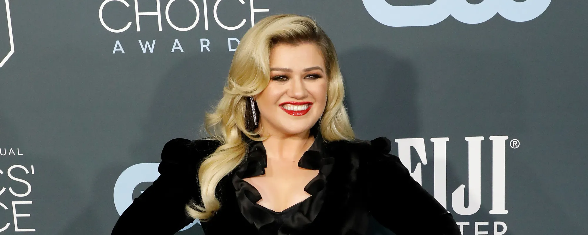Kelly Clarkson “Feels Like a Weight Has Lifted” After Leaving ‘The Voice’ and Moving to New York