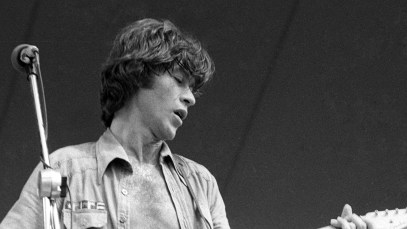 4 Cool Songs by Famous Artists Featuring Robert Robertson in Honor of the Late Band Guitarist’s 81st Birthday