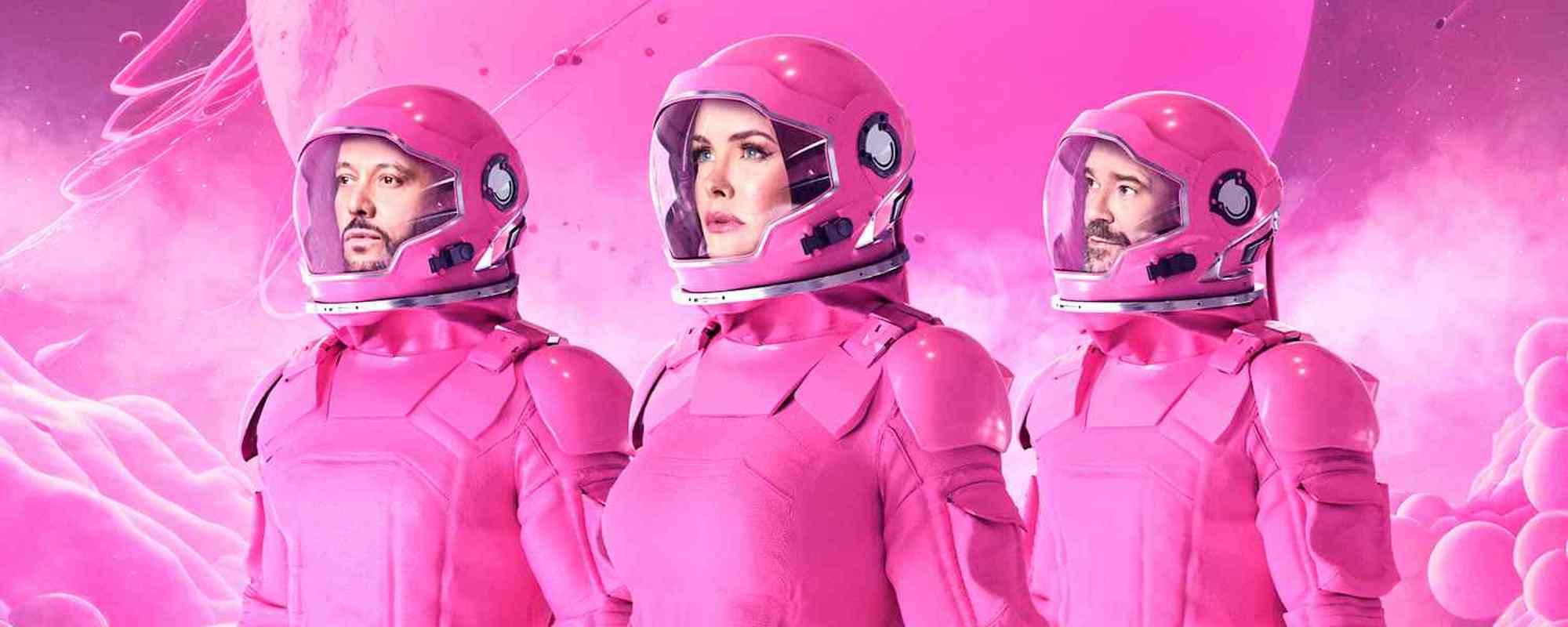 3 عجائب رائعة مع مقاطع فيديو موسيقية مميزة لا تُنسى 3 عجائب رائعة مع مقاطع فيديو موسيقية مميزة لا تُنسى