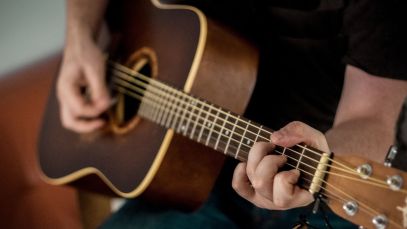 best way to learn guitar featured image