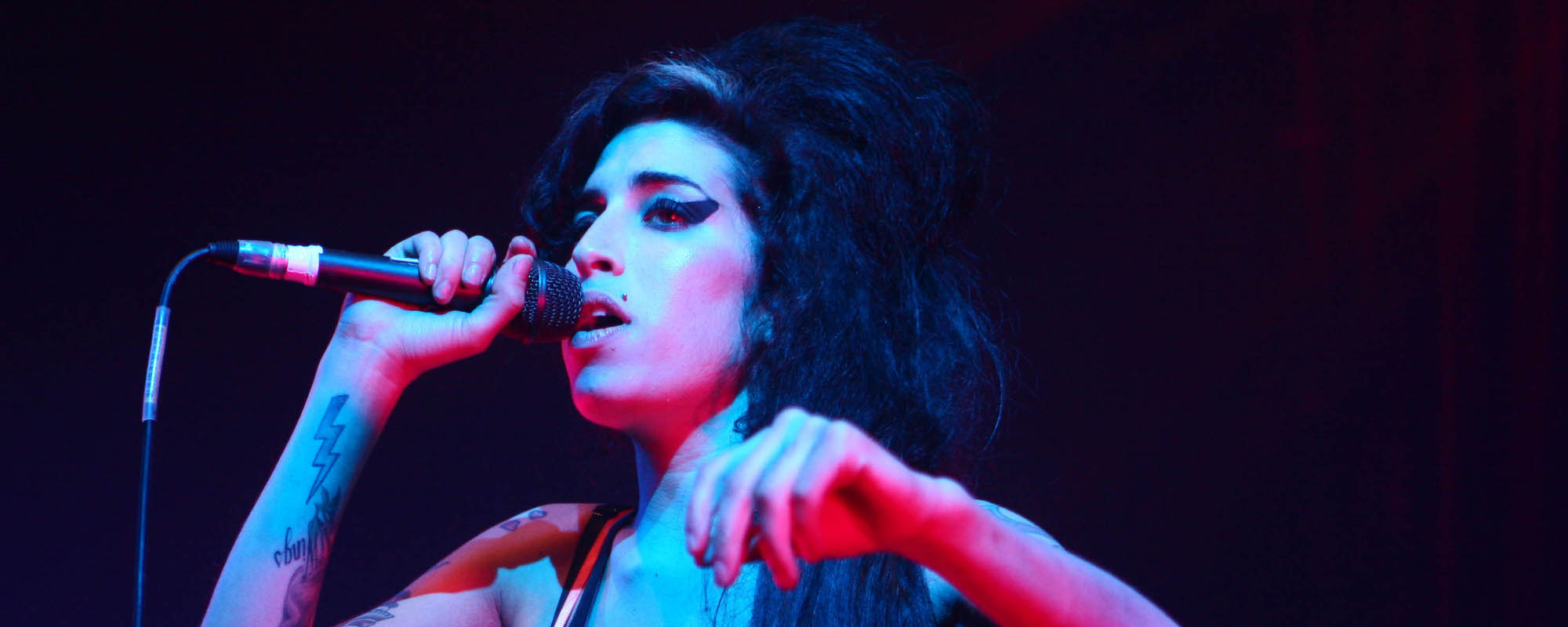 Amy Winehouse’s Former Husband Talks About Her Passing: “I’ve Carried That Burden”