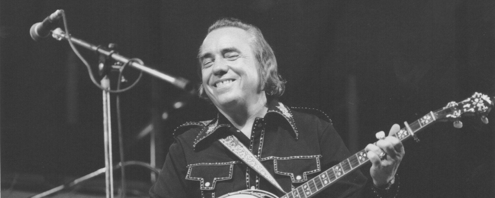 في مثل هذا اليوم من عام 1969، قدم عامل البلوجراس الشهير عرضًا في عاصمة البلاد أمام 500 ألف متظاهر احتجاجًا على حرب فيتنام.