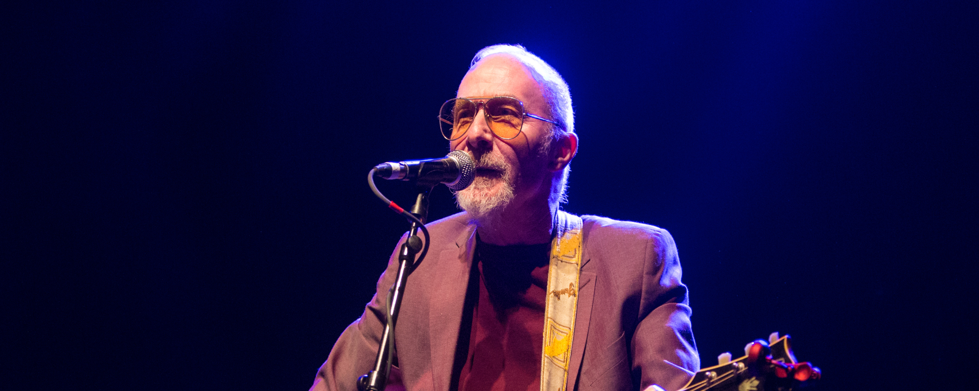 Review: Graham Parker Opts For Pleasantries